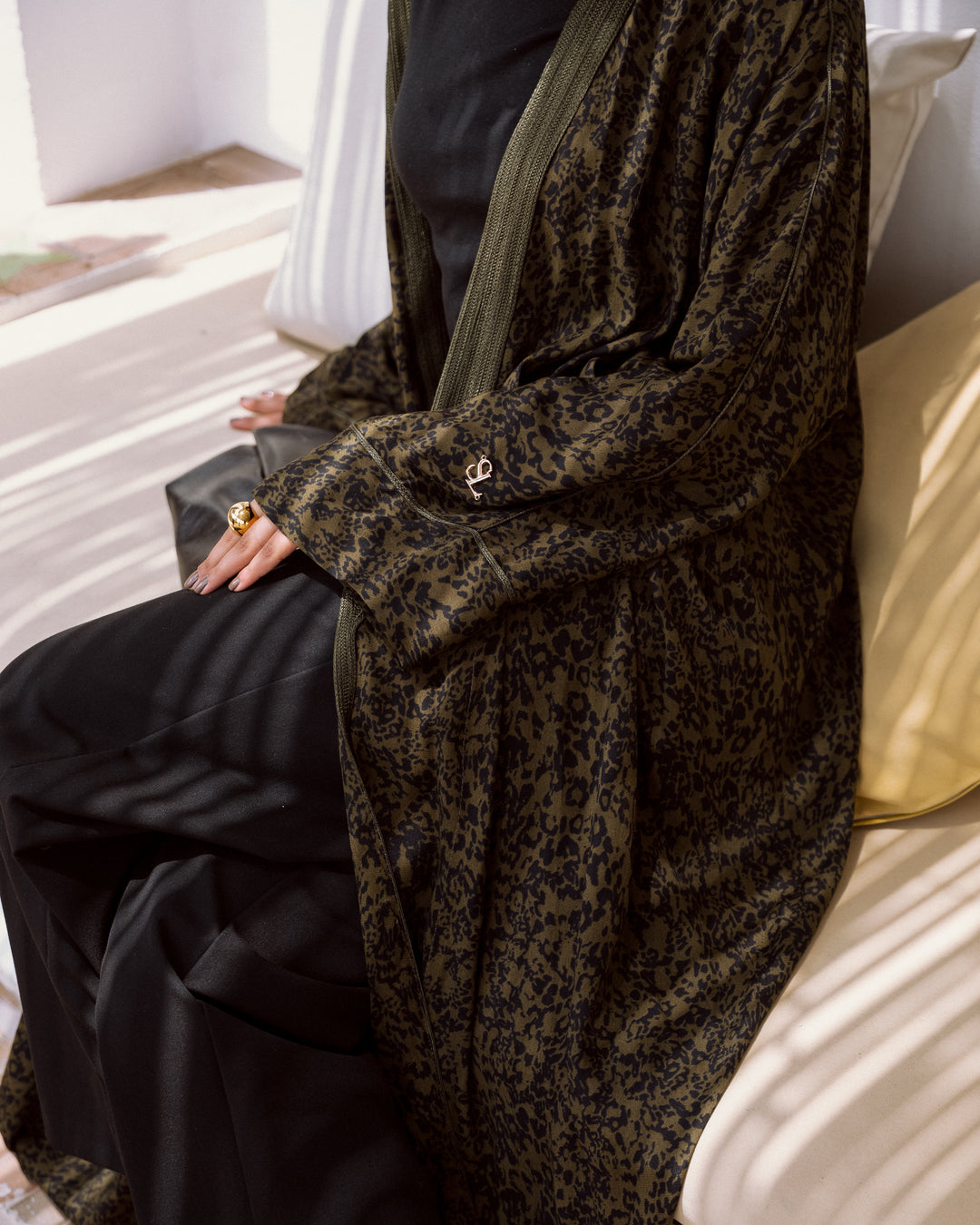 Talia Abaya Leopard Olive Noir
